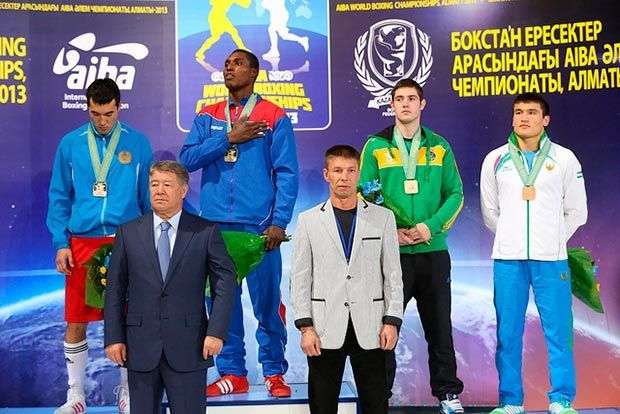 Julio César la Cruz (81kg). Retuvo su título universal de Bakú 2011