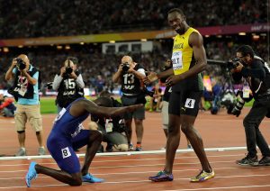 Gatlin reverencia a Bolt. Foto: fmextrema.com.