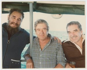 Gabriel García Márquez con Roberto Matta y Fidel Castro. Foto: Centro Harry Ransom.