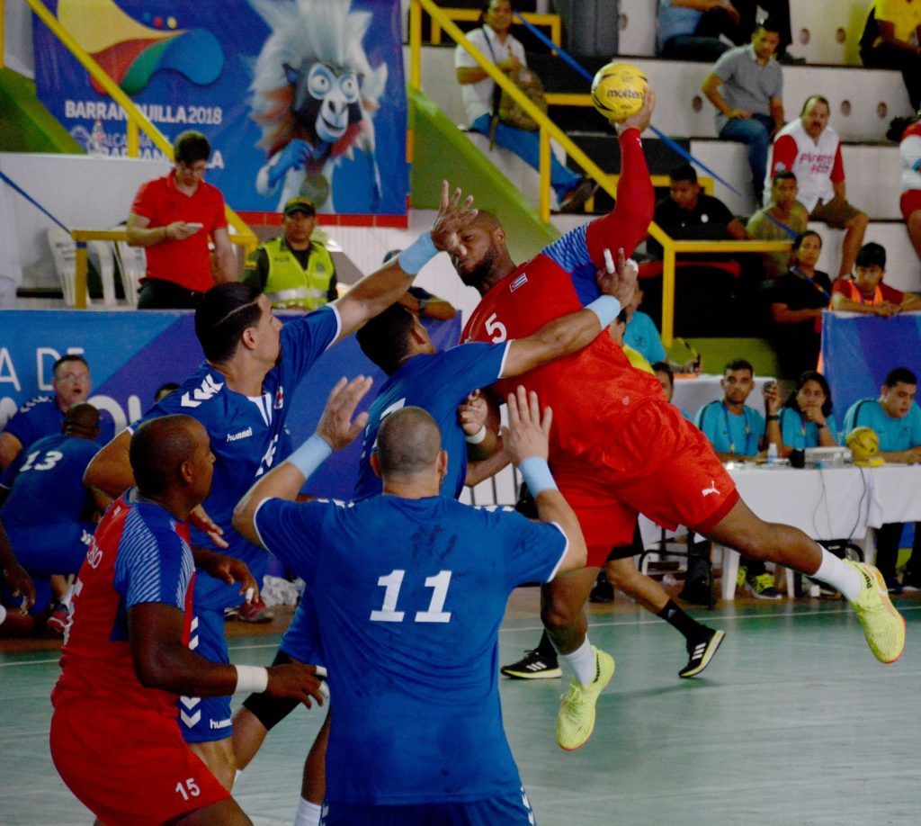 Cuba volvió a planos estelares en el balonmano masculino de los Centrocaribe, con una escuadra que promete mucho de cara al final del presente ciclo olímpico. Foto: Ricardo López Hevia