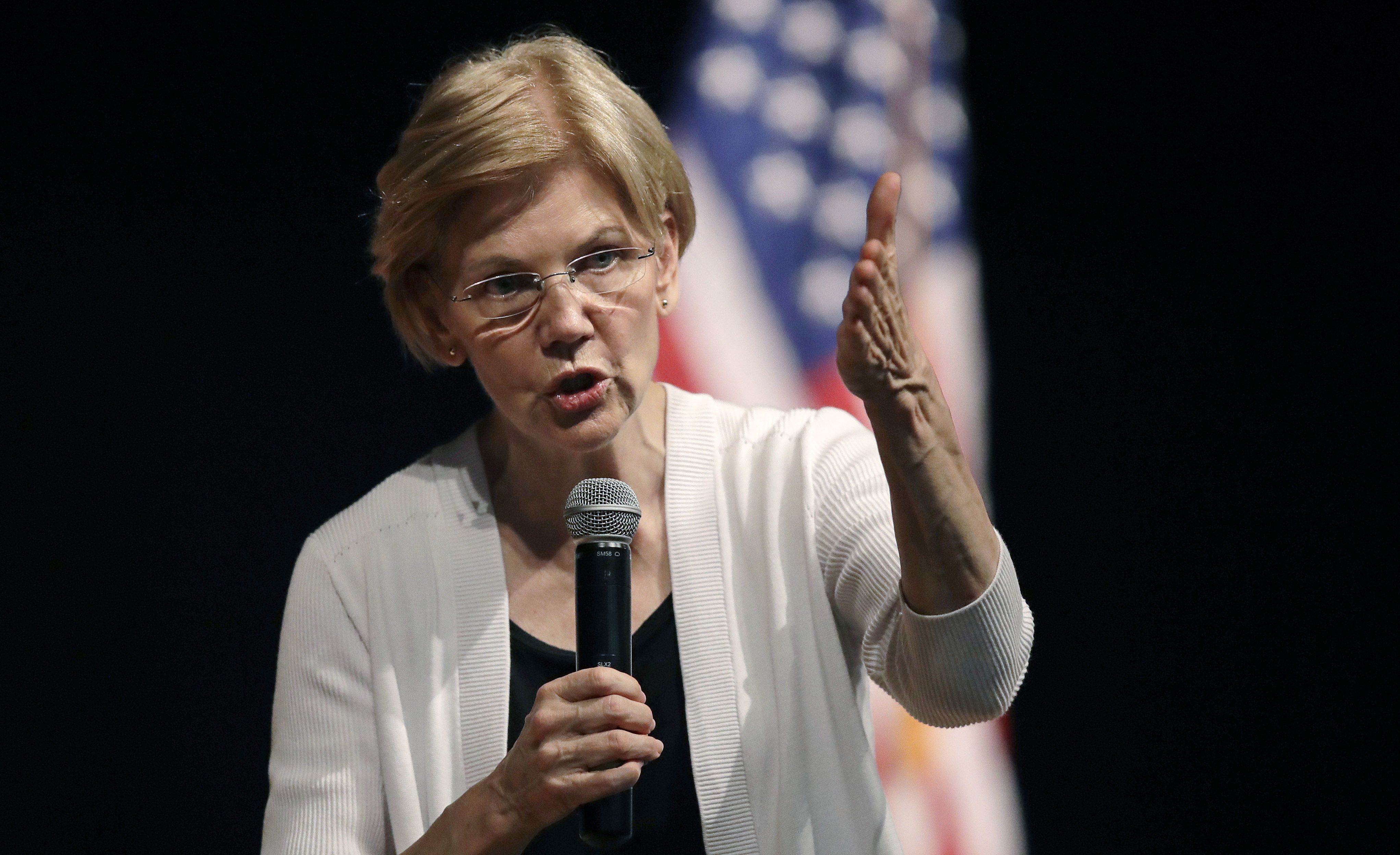 Elizabeth Warren durante un mitin en Massachusetts, agosto de 2018. Foto: Charles Krupa/AP.