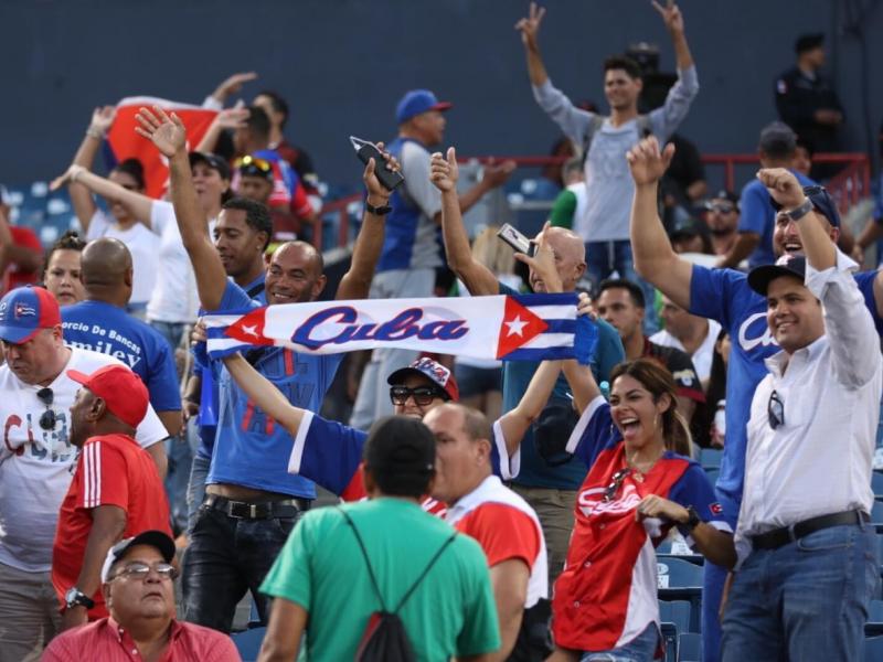 Público cubano en Panamá. Foto: Aris Martínez /La Estrella de Panamá.