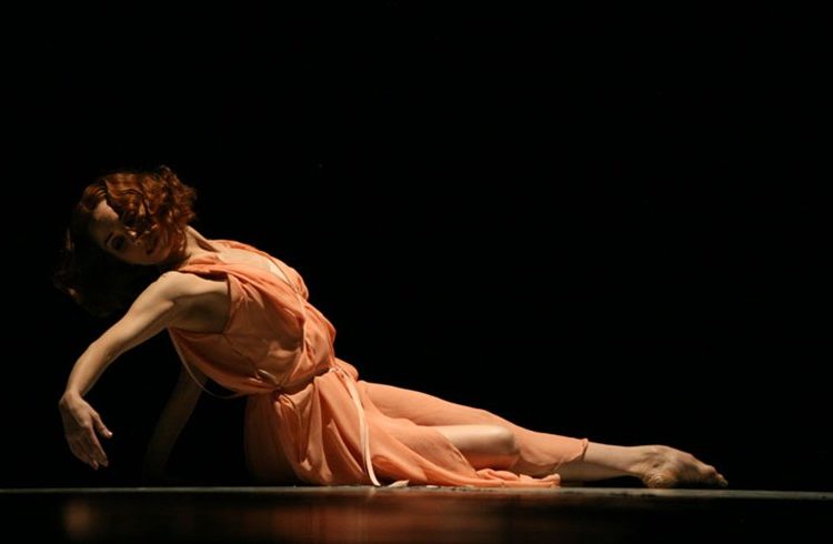 Tamara Rojo in the closing of the International Ballet Festival of Havana in 2010 / Photo: Nancy Reyes.