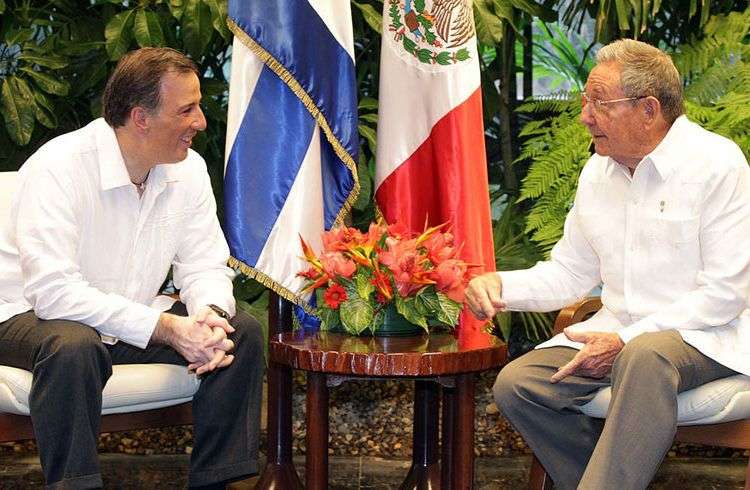 El canciller de México, José Antonio Meade, fue recibido por el presidente cubano Raúl Castro
