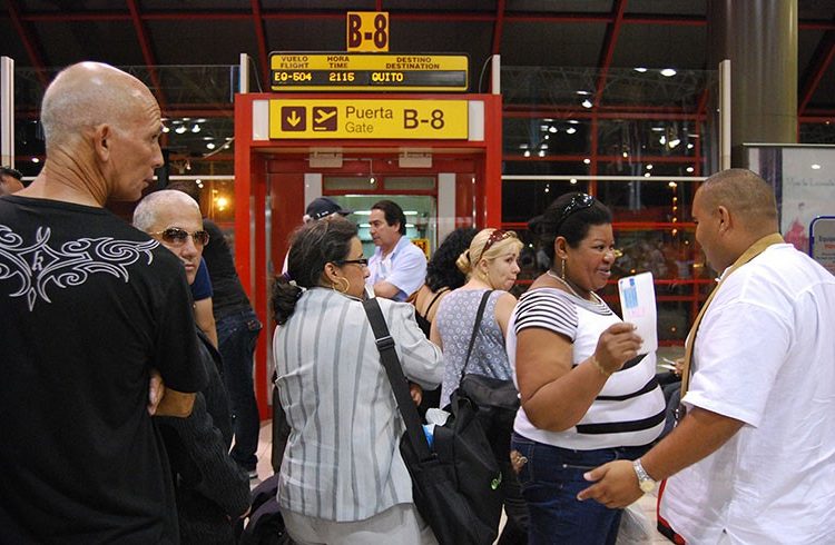 Ecuador has become the springboard for Cubans to go to the USA / Photo: Raquel Perez.