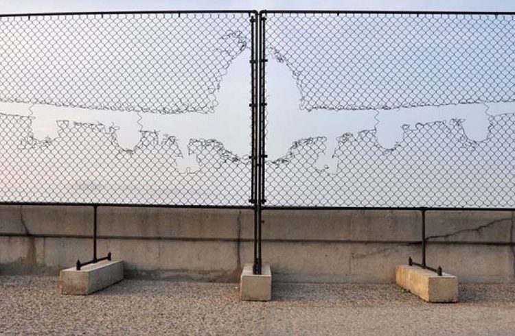 Work of intervention "Behind the Wall" by the Eleventh Biennial.