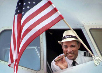 First U.S.-Havana regular flight in more than 50 years. Photo: José A. Iglesias / Nuevo Herald.