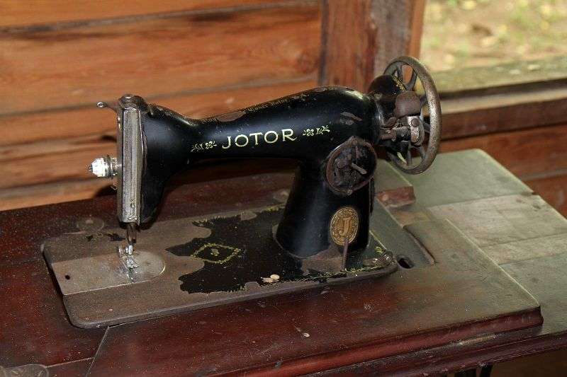 Insurgents repaired their uniforms using a vintage sewing machine. Photo: Tracey Eaton