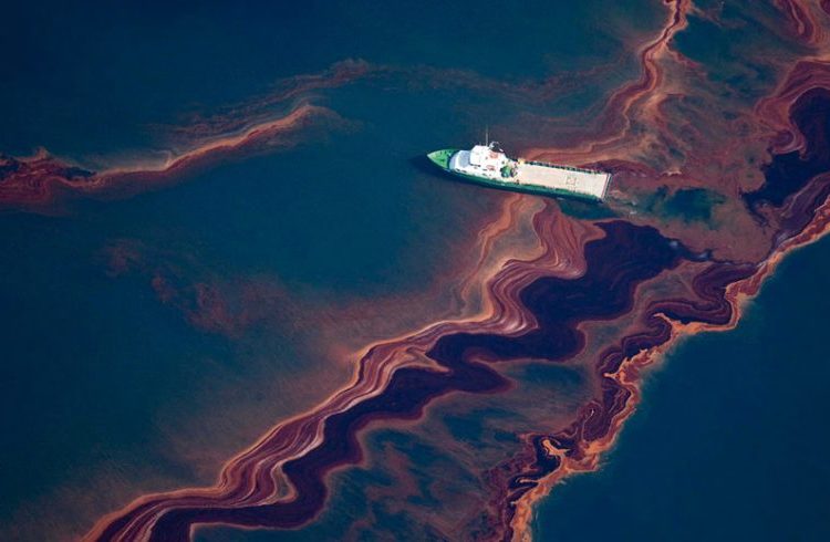 Oil spill in the Gulf of Mexico. Photo: Boston Globe.