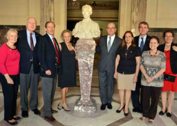 A delegation of U.S congresspersons and Cuban Parliament authorities in Havana’s Capitol Building. Photo: Tony Hernández / parlamentocubano.cu.