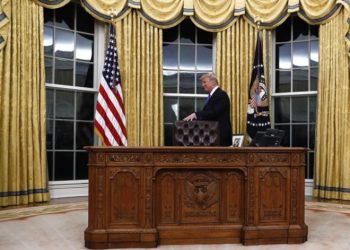 Donald Trump in the White House Oval Office. February 2017. Photo: Carolyn Kaster / AP.