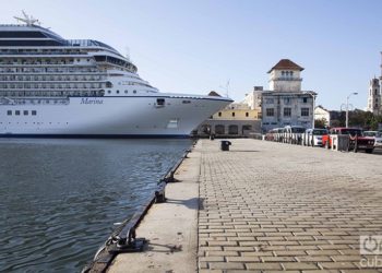 The U.S. Oceania Cruises’ Marina cruise ship in Havana. Photo: Claudio Peláez Sordo.