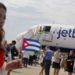 A year ago, JetBlue re-inaugurated regular flights between Cuba and the United States. Photo: Ramón Espinosa / AP.