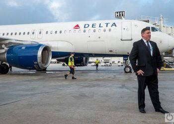 Delta’s inaugural flight to Cuba. Miami International Airport. Photo: Osbel Concepción.