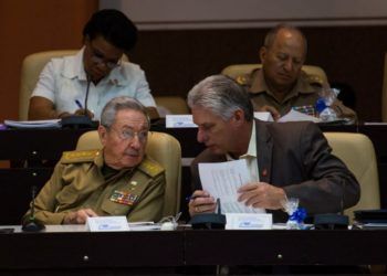 Cuban President Raúl Castro and First Vice President Miguel Díaz-Canel at the National Assembly of People’s Power. Photo: Irene Pérez/ Cubadebate.