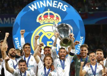 Real Madrid players celebrate after winning the European Champions League by beating Liverpool 3-1 in the finals in Kiev. Photo: Matthias Schrader / AP.