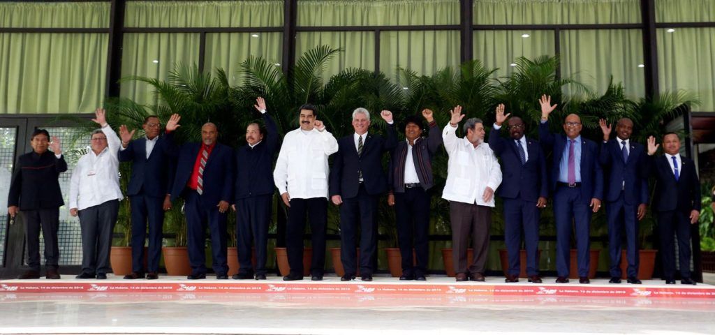 Official photo of the 16th Summit of the Bolivarian Alliance for the Peoples of America (ALBA) in Havana. From the fifth to the left: Nicaraguan President Daniel Ortega; Venezuelan President Nicolás Maduro; Cuban President Miguel Díaz-Canel; Bolivian President Evo Morales, and Saint Vincent and the Grenadines President Ralph Gonsalves, along with other dignitaries and representatives of governments and states of the regional bloc. Photo: Ernesto Mastrascusa / EFE.