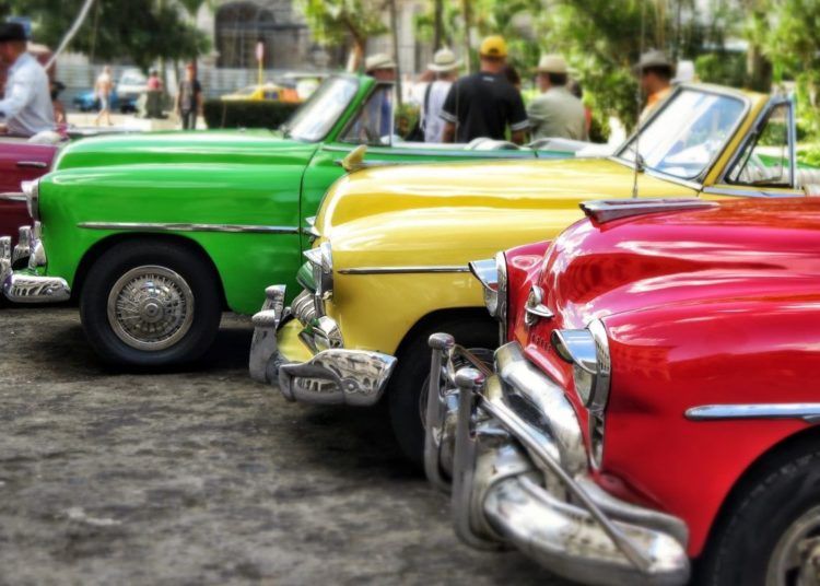 Without innovation, many of the bright-color "vintage cars" could barely have reached the title of "jalopy." Photo: pxhere.com
