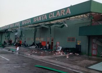Damage caused to the Abel Santamaría International Airport in Santa Clara, in central Cuba, by a severe local storm on April 28, 2019. Photo: @teleyradio / Twitter.