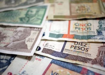 Cuban bills. Photo: EFE / Archive.
