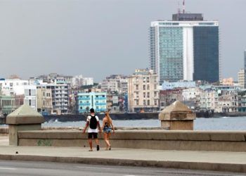Havana’s Malecón, April 2019. Photo: Ernesto Mastrascusa/EFE.