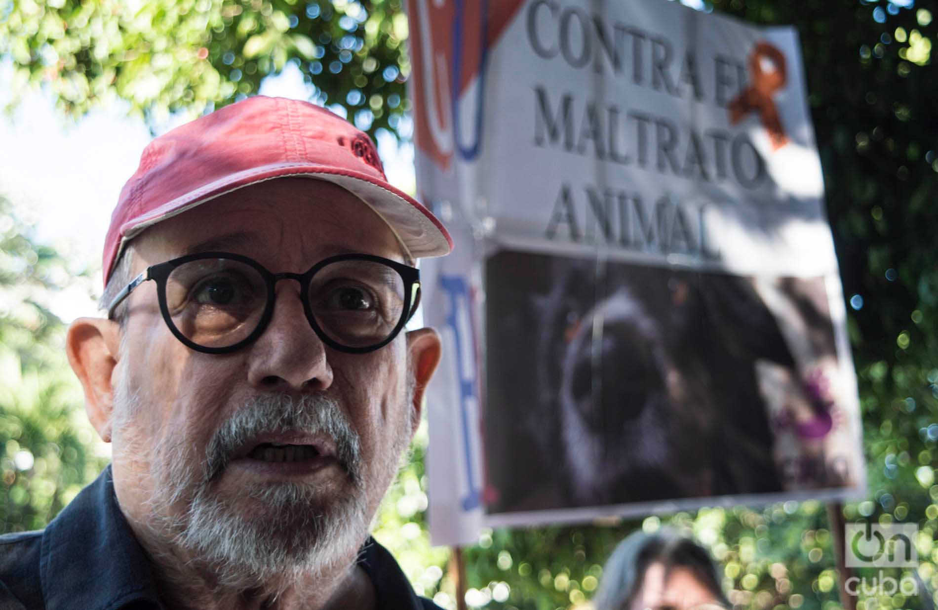 Silvio Rodríguez, in the march against animal abuse, April 7, 2019 in Havana. Photo: Otmaro Rodríguez.
