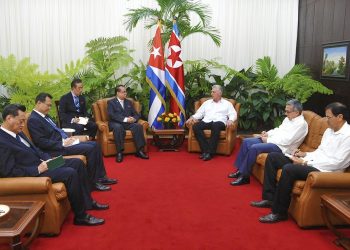 Cuban President Miguel Díaz-Canel (3-r) received Vice President of the Central Committee of the Workers Party of Korea Ri Su-yong (4-l) on Thursday, May 23, 2019. Photo: Estudios Revolución.