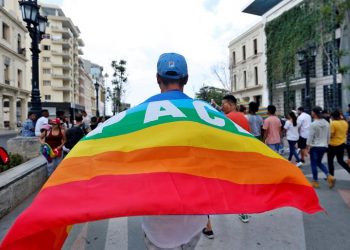 Activists for LGBTI rights participating in a march this Saturday May 11, 2019 along Paseo del Prado in Havana (Cuba). LGTBI activists and Cuban State Security Agents clashed this Saturday during an illegal demonstration called after the annual gay pride march organized by the official National Center for Sex Education (CENESEX), led by Mariela Castro, was canceled. EFE/Ernesto Mastrascusa