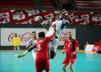 Almost all the Cuban team’s men took part in the game and easily defeated Azerbaijan. Photo: IHF