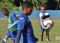 Cuban soccer team’s training for the 2019 Gold Cup. Behind, coach Raúl Mederos. Photo: Otmaro Rodríguez.
