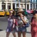 Tourists walking this Wednesday through one of the streets of Havana. Photo: Yander Zamora / EFE.
