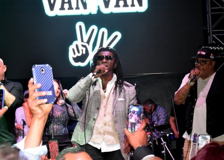 Los Van Van during their performance on May 30 in Miami. Photo: Lionel Watson / Facebook.