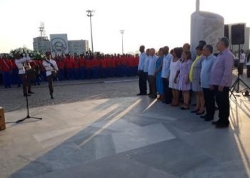 President Miguel Díaz-Canel in the flag-bearing ceremony for the Cuban delegation that will participate in the 18th Pan American Games. Photo: Twitter/@ PresidenciaCuba.