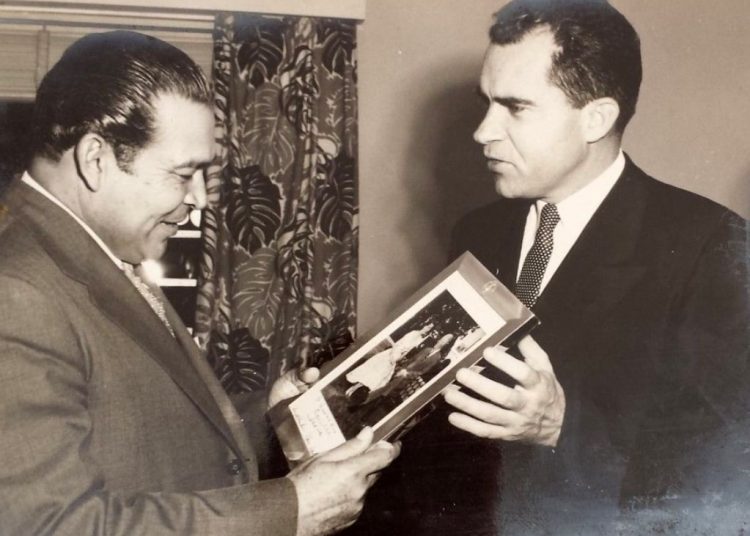 Richard Nixon (right) with Fulgencio Batista. Photo: hiveminer.com