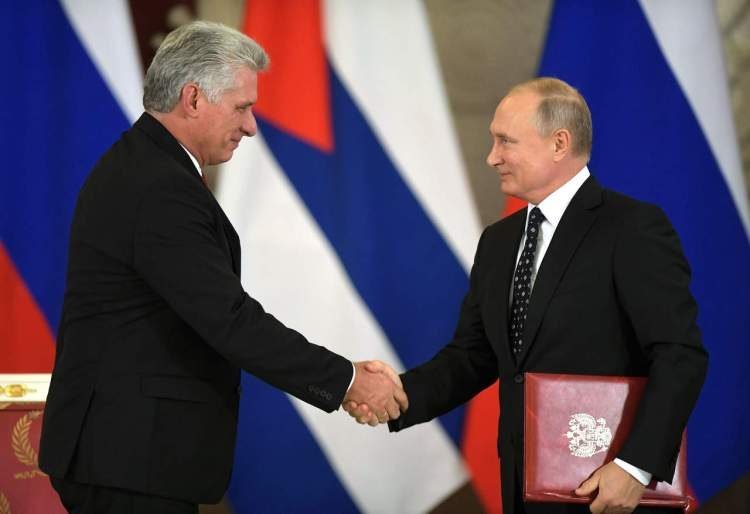 The presidents of Cuba and Russia during Miguel Díaz-Canel's visit to that country in November 2018. Photo: AP.