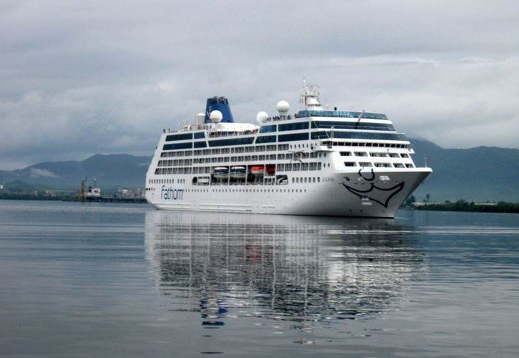 Carnival’s Adonia cruise ship entering the port of Santiago de Cuba. Photo: Prensa Latina / Archive.