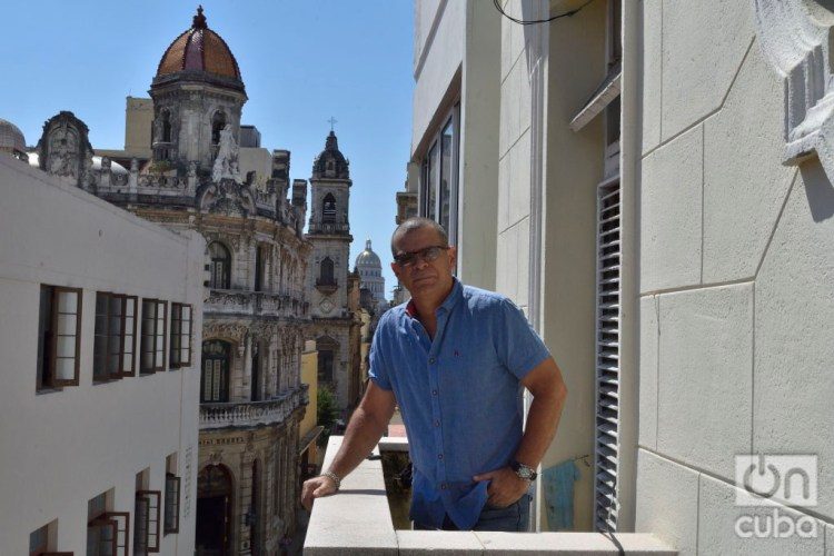 Ernesto Daranas, director and screenwriter, has known how to work for Cuban cinema, radio and television. Photo: Otmaro Rodríguez