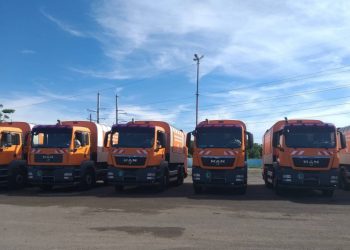 Garbage trucks, part of a batch of 10 donated to Havana by the Vienna government. Photo: Agencia Cubana de Noticias