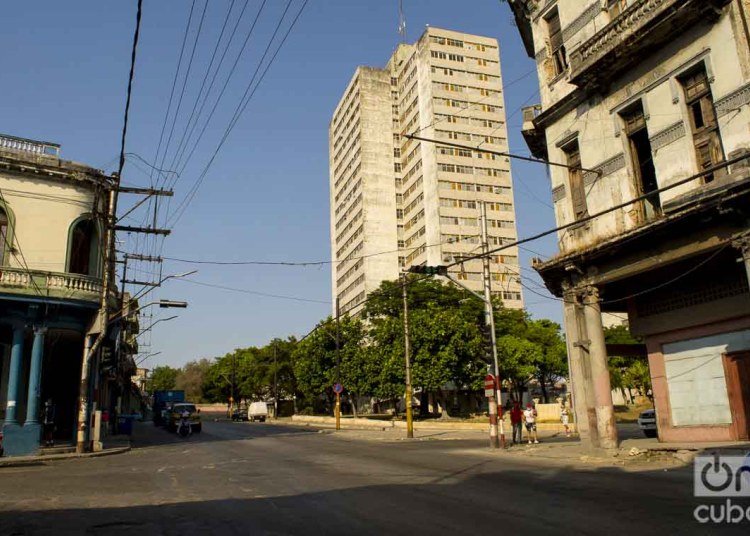 Havana reported 33 new cases yesterday. Five belong to Cerro, where this image was taken. Photo: Otmaro Rodríguez.