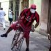 Havana: a man rides his bicycle to work in times of coronavirus. Photo: Otmaro Rodríguez