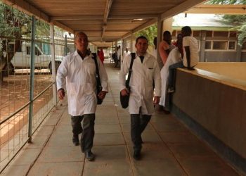 Cuban doctors Assel Herrera (left) and Landy Rodríguez (right), kidnapped on April 12 in Kenya, allegedly by members of the extremist group Al-Shabaab. Photo: Archive.