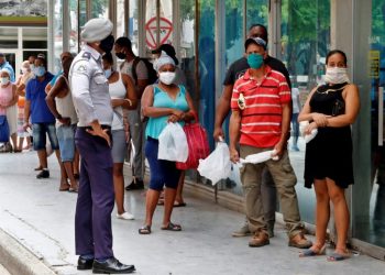 The new infections were detected in Havana and are Cubans who had had some contact with positive cases and all three were asymptomatic. Photo: Ernesto Mastrascusa/EFE