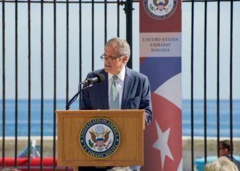 DeLaurentis during the opening of the United States Embassy in Cuba. Photo: Council on Hemispheric Affairs