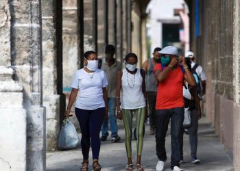 Cuba has processed a total of 277,863 tests since March, of which 2,701 have been positive. The number of active cases reached 229 today. Photo: Yander Zamora/EFE