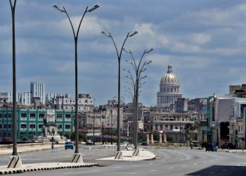 The provinces that registered cases: Havana, Artemisa, Ciego de Ávila, Matanzas, and Mayabeque, with one imported case. Photo: Ernesto Mastrascusa/EFE.