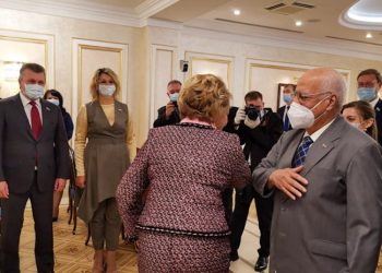Cuban Deputy Prime Minister Ricardo Cabrisas met with Valentina Matviyenko, speaker of the Council of the Russian Federation. Photo: @AnaTeresitaGF/Twitter.