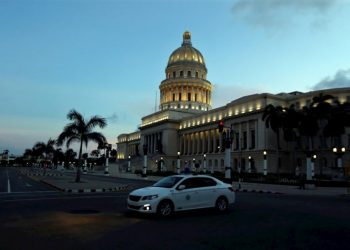 In addition to Havana, with an incidence rate of 23.7 per 100,000 inhabitants, Artemisa reported seven new infections, six Ciego de Ávila and two Pinar del Río. Photo: Ernesto Mastrascusa/EFE.