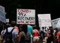 Anti-vaccine demonstration in Central Park, New York (United States) during the COVID-19 pandemic (2021). Photo: Reuters.