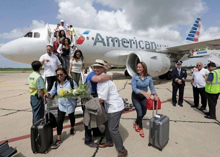 Cuban American passengers disembark in Havana from an AA flight. Photo: ABCNews.