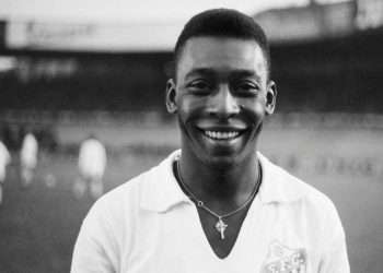 Pelé, wearing the Santos uniform, in 1961. Photo: AFP via Getty Images.
